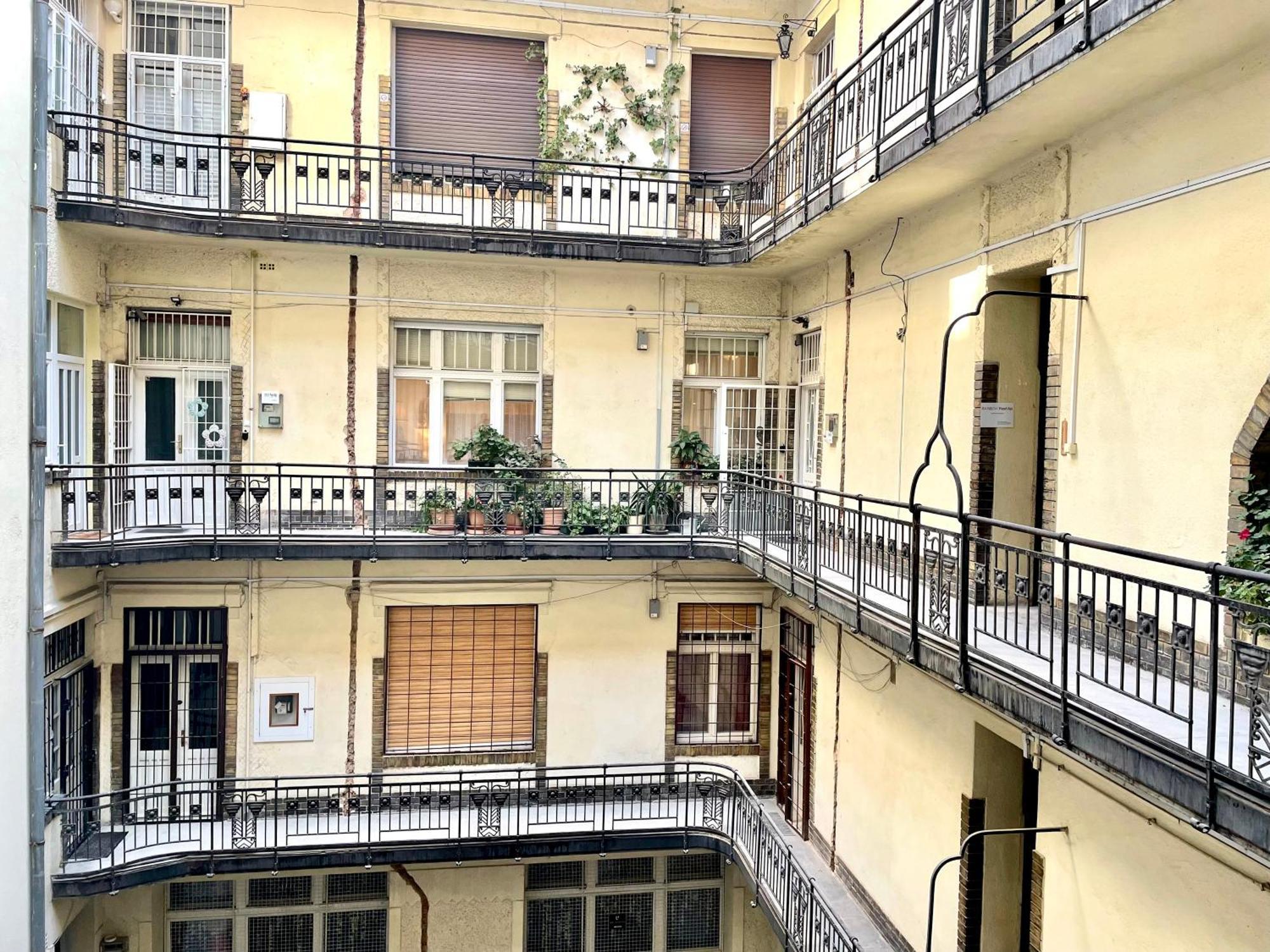 Rainbow Pearl Apartment At St Stephen' S Basilica Βουδαπέστη Εξωτερικό φωτογραφία