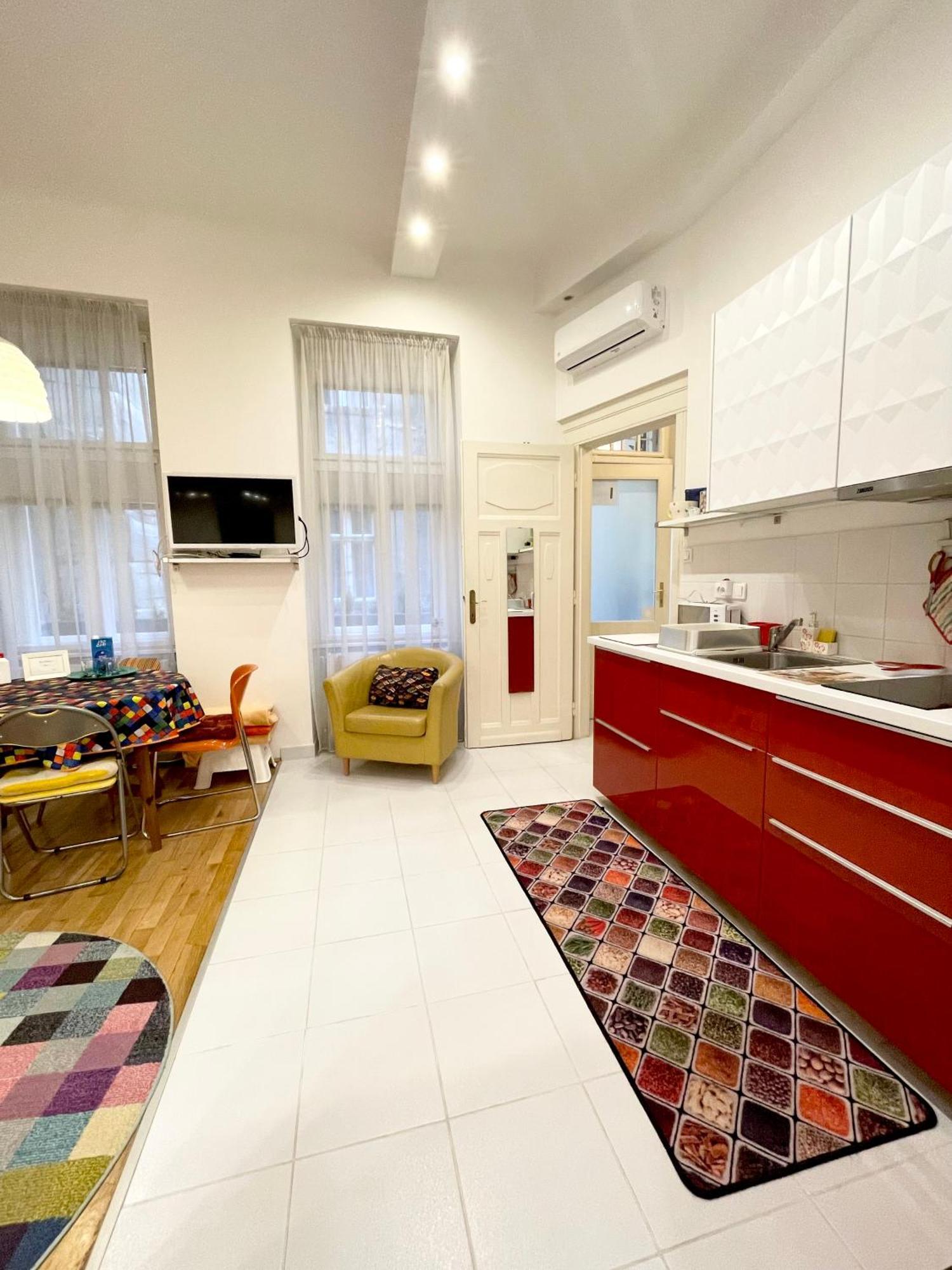 Rainbow Pearl Apartment At St Stephen' S Basilica Βουδαπέστη Εξωτερικό φωτογραφία