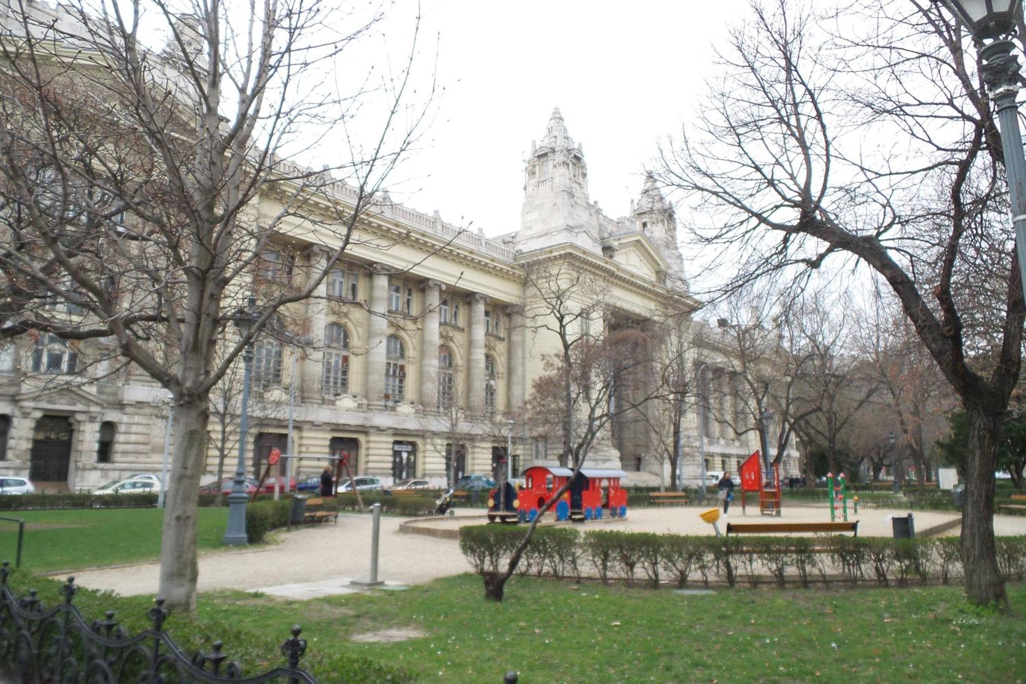 Rainbow Pearl Apartment At St Stephen' S Basilica Βουδαπέστη Εξωτερικό φωτογραφία