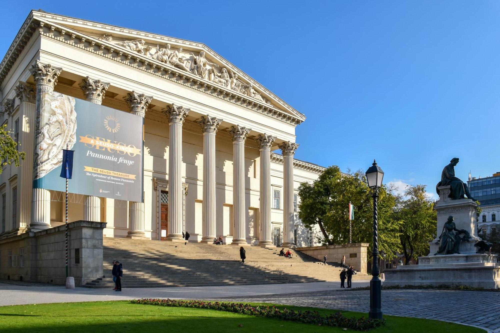 Rainbow Pearl Apartment At St Stephen' S Basilica Βουδαπέστη Εξωτερικό φωτογραφία